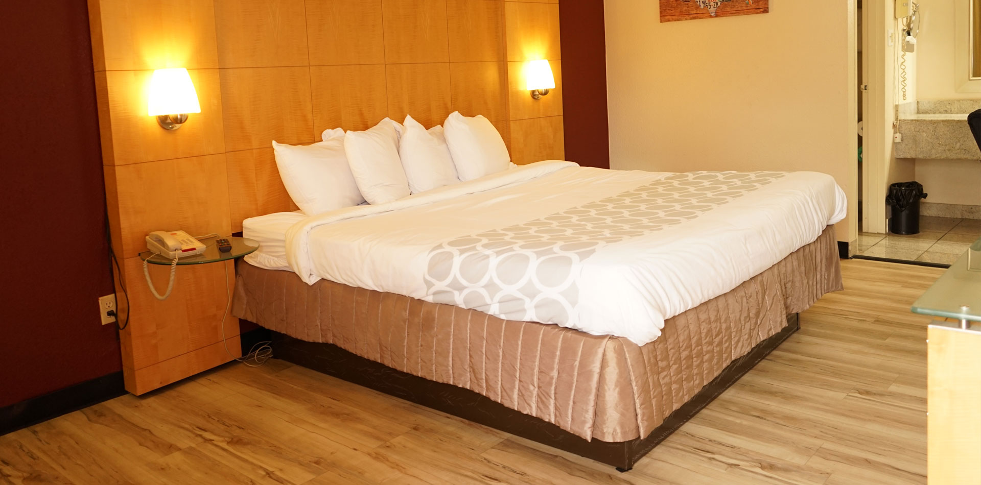 Zanesville Inn & Suites
